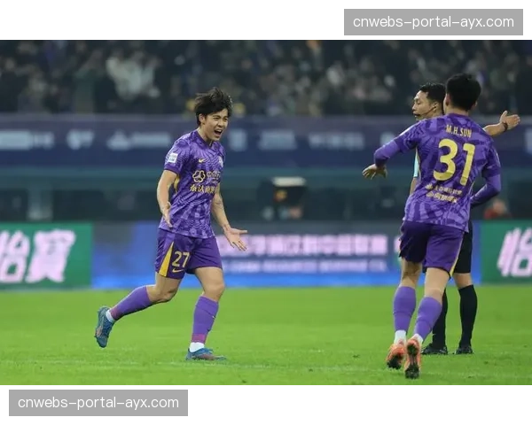 申花板凳深度潜力：斯卢茨基换人奇效逆转津门虎摆脱降级区